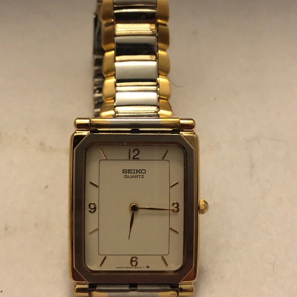 Vintage Seiko Gold and Silver Tone Watch 9020-5560 - Picture 2 of 3